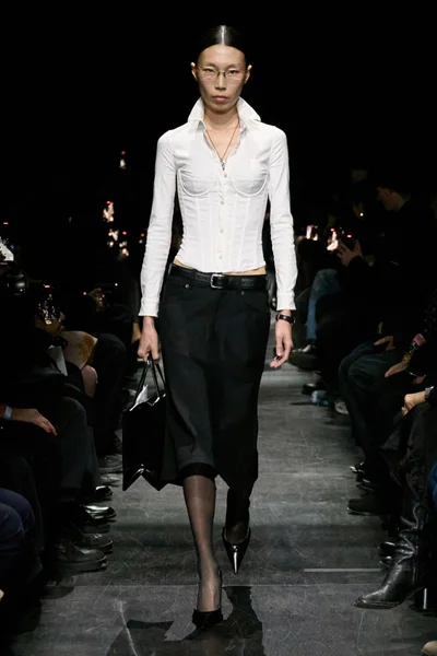 Look 12